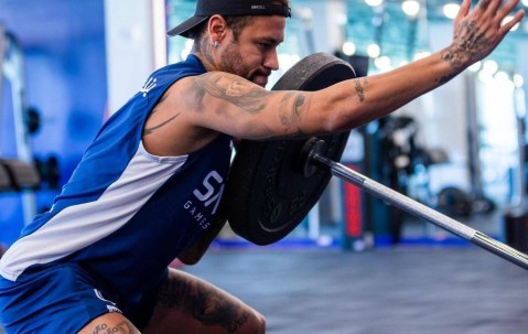 开云体育-内马尔回归赛场，惊险取胜首场状态亮眼，TL观众沸腾！的简单介绍