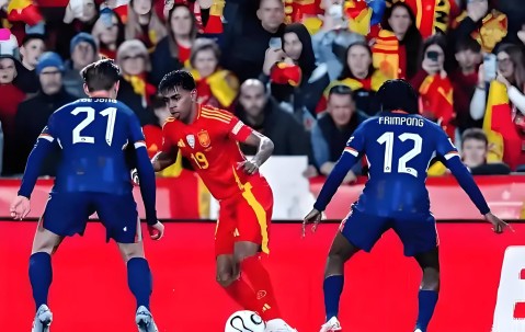 开云-姆巴佩爆冷击败西班牙队，回归赛场引爆全场！的简单介绍