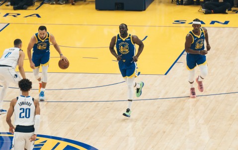 开云体育-关于巴特勒迎来十二赛季高光表现，独行侠球迷沸腾！的信息