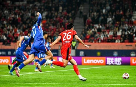 开云- 加时末段阿斯顿维拉调整名单以备国王杯，回应争议环节打磨，球迷炸锅，轮换策略成焦点